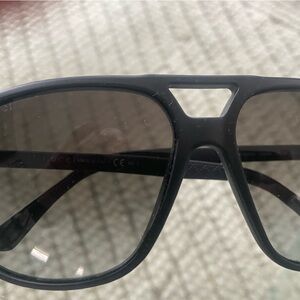 Gucci unisex sunglasses black